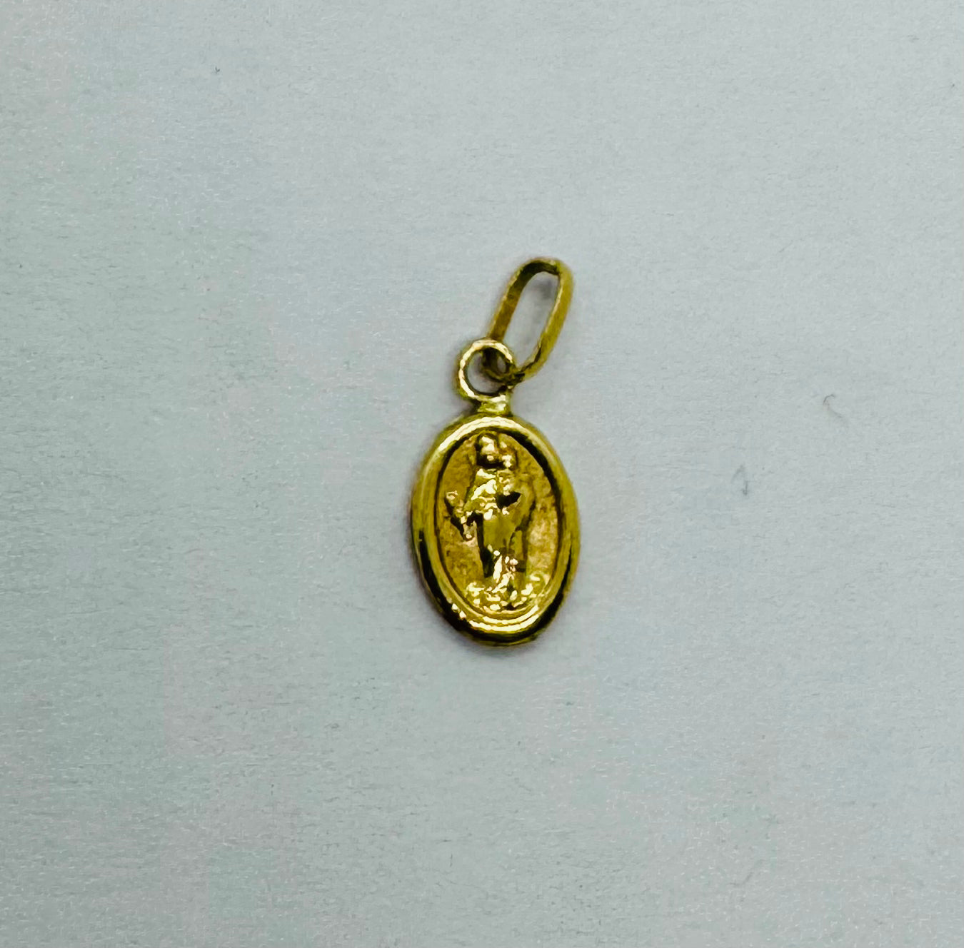 DIJE VIRGEN AUXILIADORA 18K