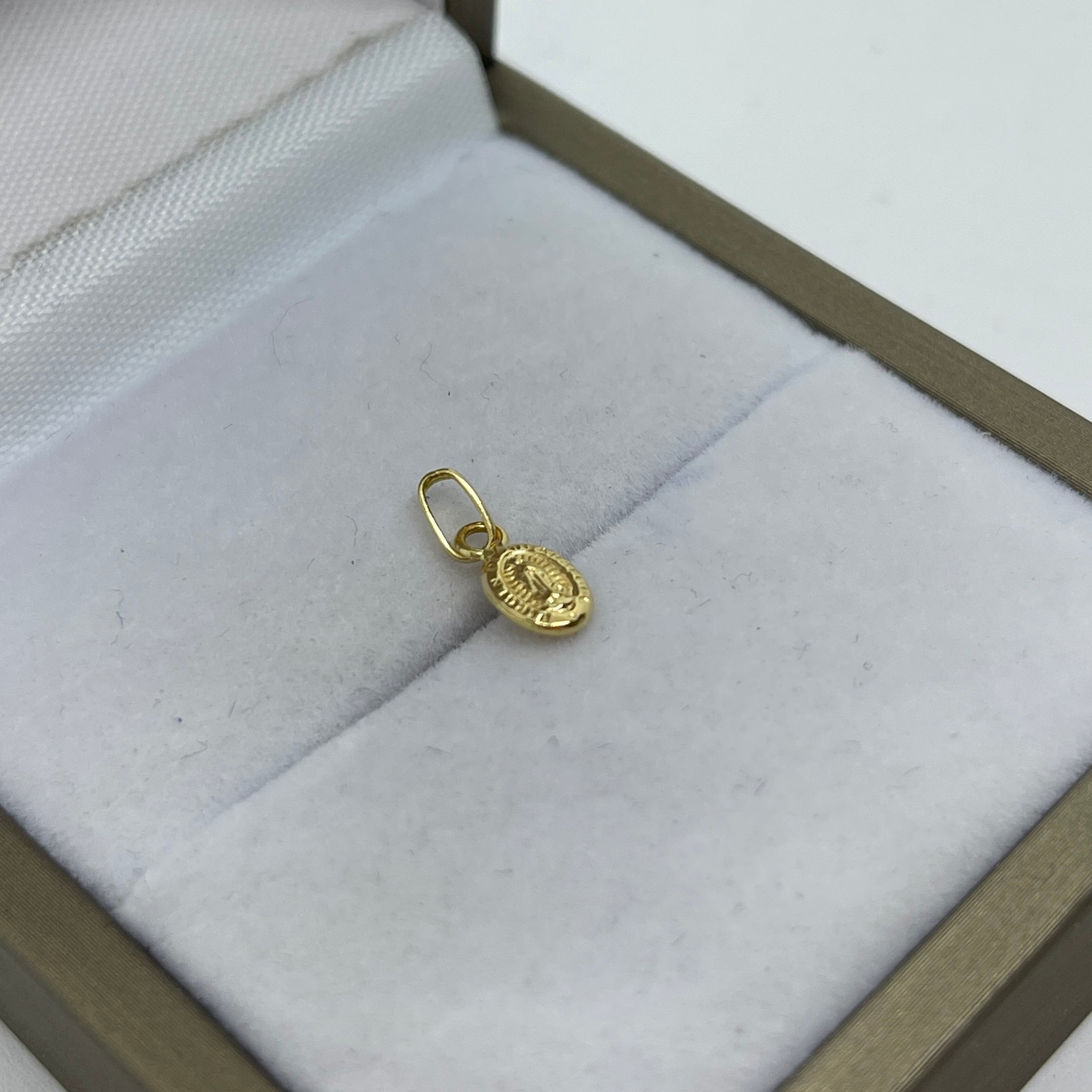 DIJE VIRGEN GUADALUPE PEQUEÑO 18K