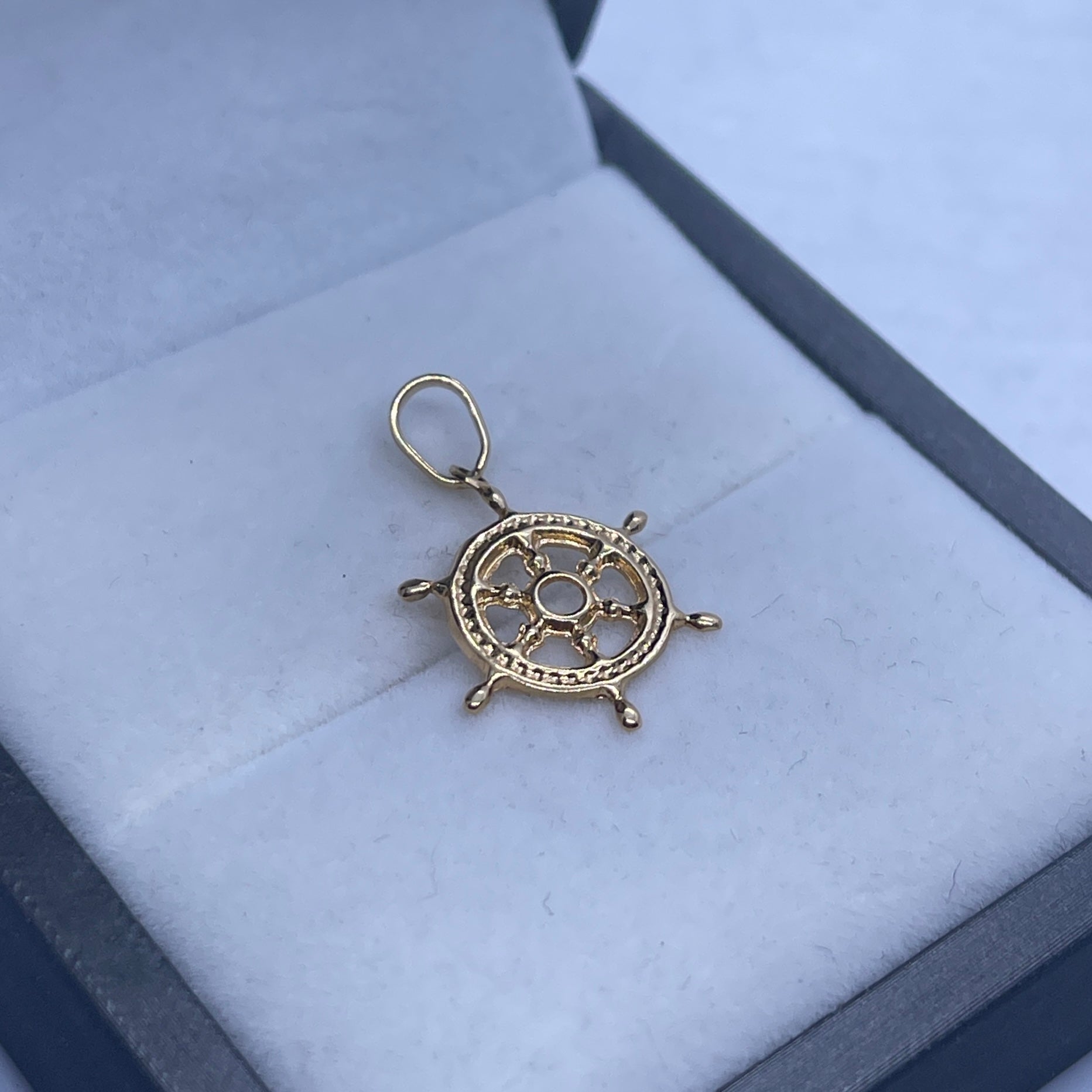 DIJE TIMON ORO AMARILLO 18K