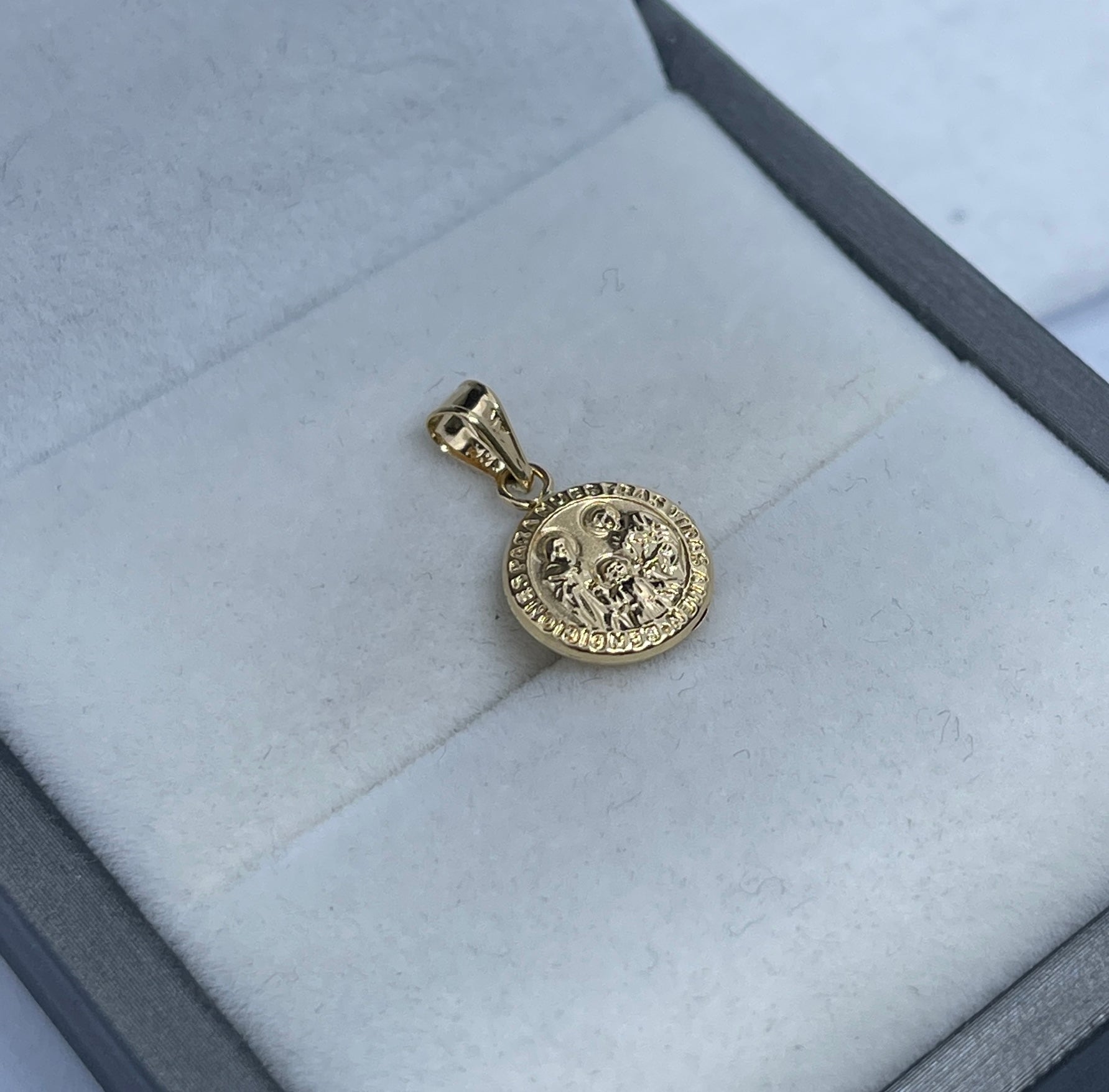 DIJE SAGRADA FAMILIA ORO AMARILLO 18K