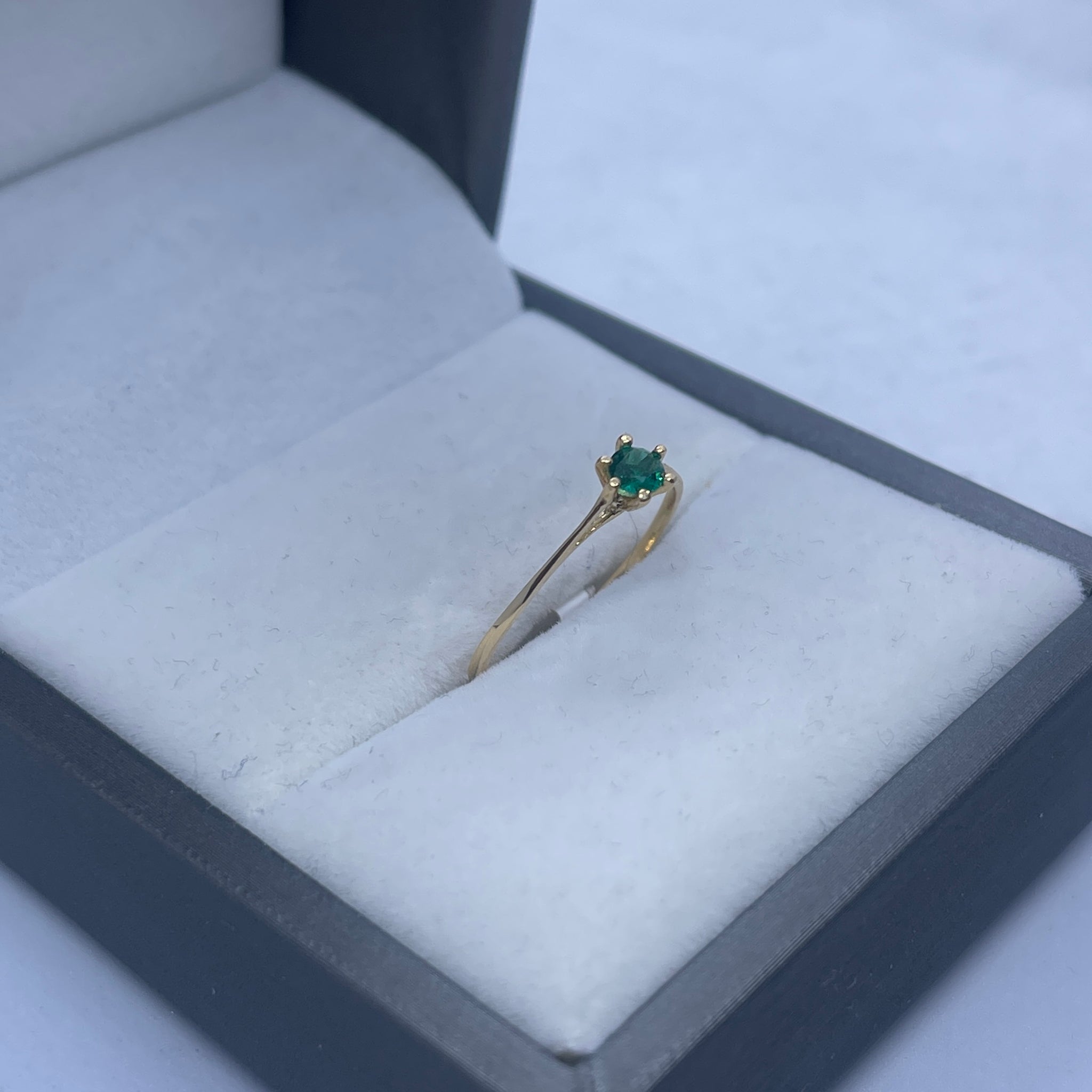 ANILLO SOLITARIO CIRCON VERDE 18K